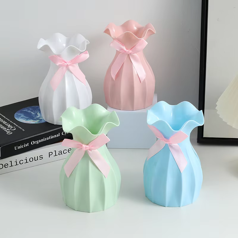 Nordic anti drop dry flower plastic vase with lotus leaf mouth and high aesthetic value  Living room foyer decoration