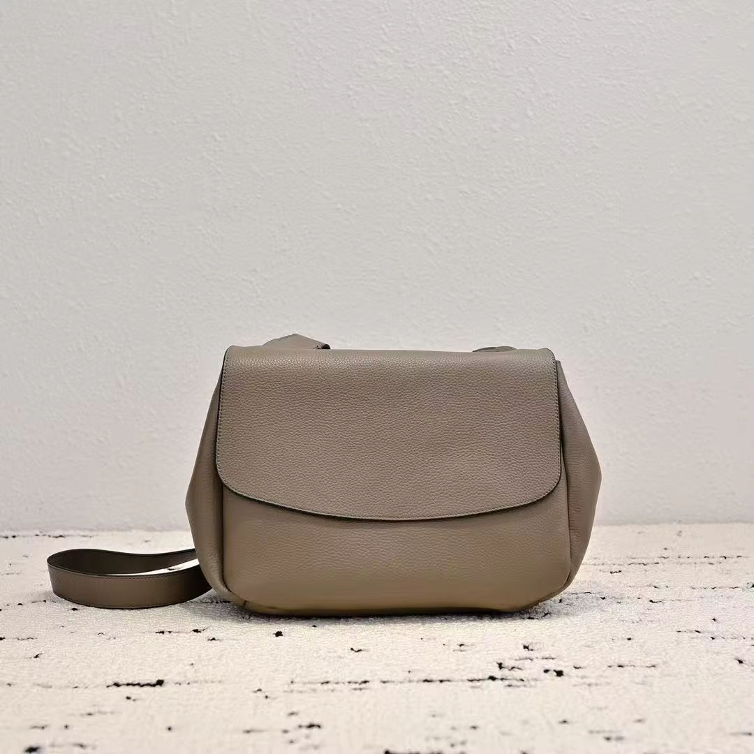 2025 women's new sling bag, soft leather texture for commuting and daily wear, versatile and elegant.