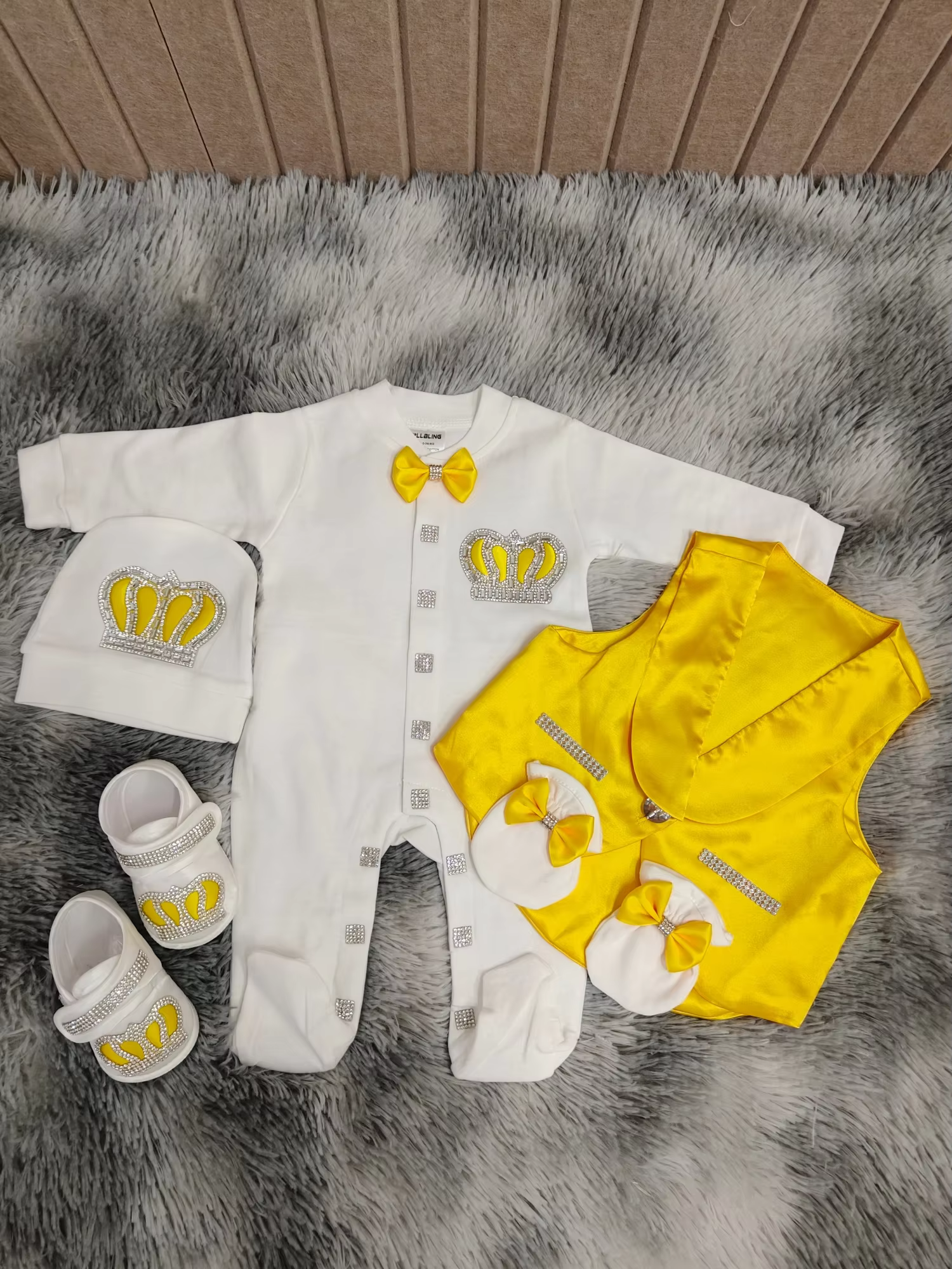 Luxury Baby Romper 0-9 Months 5Pcs Pure White Bright Gold Satin Vest Bow Rhinestone Crown Boutique Formal Gift