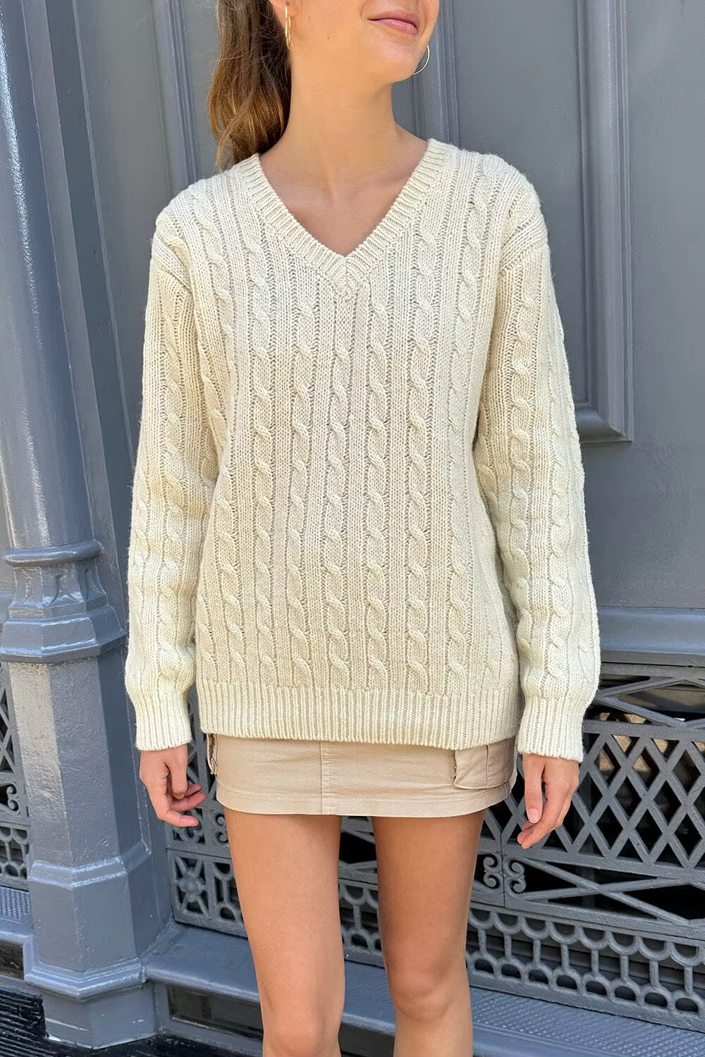 Damen Creme Kabelstrick V-Ausschnitt Oversize-Pullover Lässiger Langarm-Strickpullover Weicher Baumwoll-Oberteil für Herbst und Winter