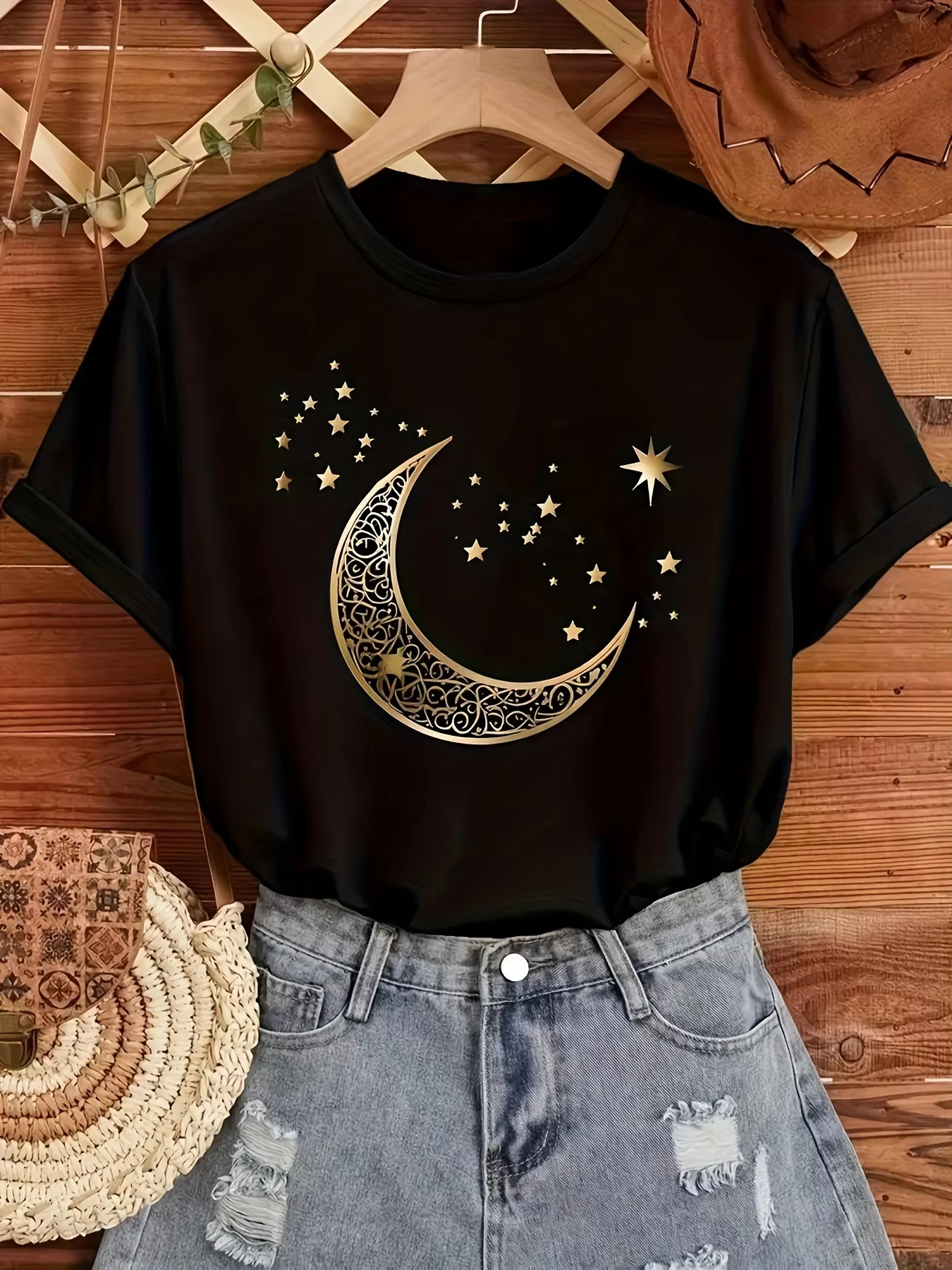 Women'S Elegant Moon  Stars Print T-Shirt  Casual Short Sleeve Crew Neck Top for Spring Summer Golden Print Top Comfortable Fit