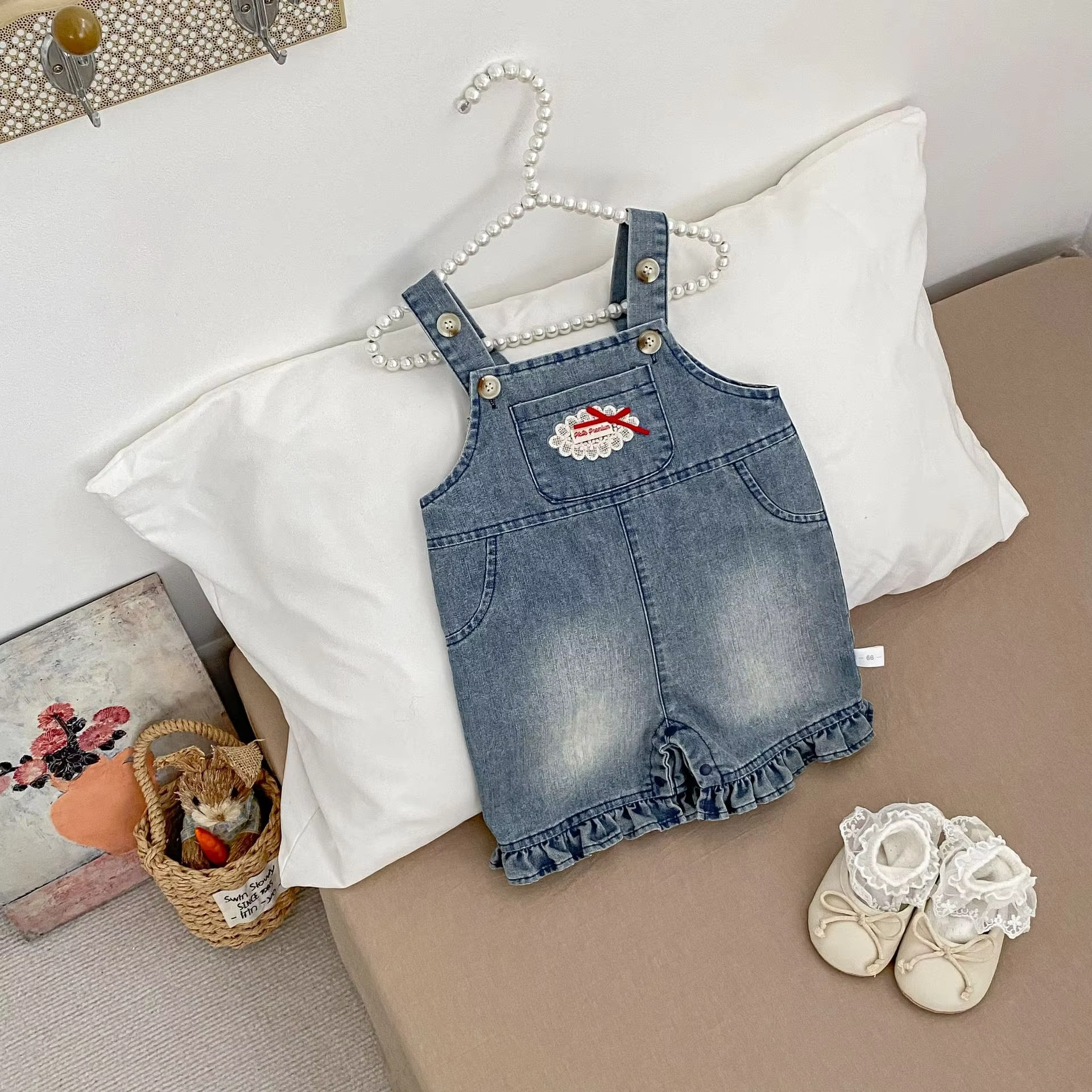 2026 New Girls' Cowboy Strap Shorts Summer Thin Women's Baby Lace Pants Stylish Embroidered Strap Pants