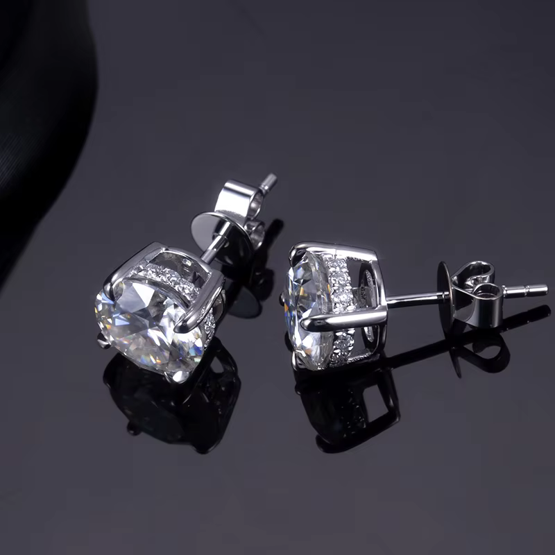 A pair of 18K Real Gold Stud Earrings 1CT Round Lab Grown Diamond Earring For Woman Girls In Stock MSE-544