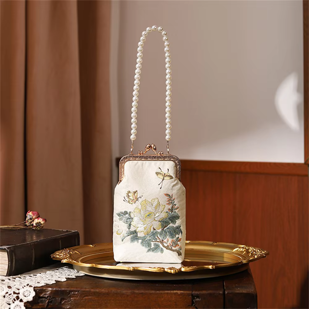  New Embroidered Bamboo Joint Handbag Ancient Cheongsam Banquet Clutch Bag Chain Bag Metal Lock Embroidery Bead Phone Bags