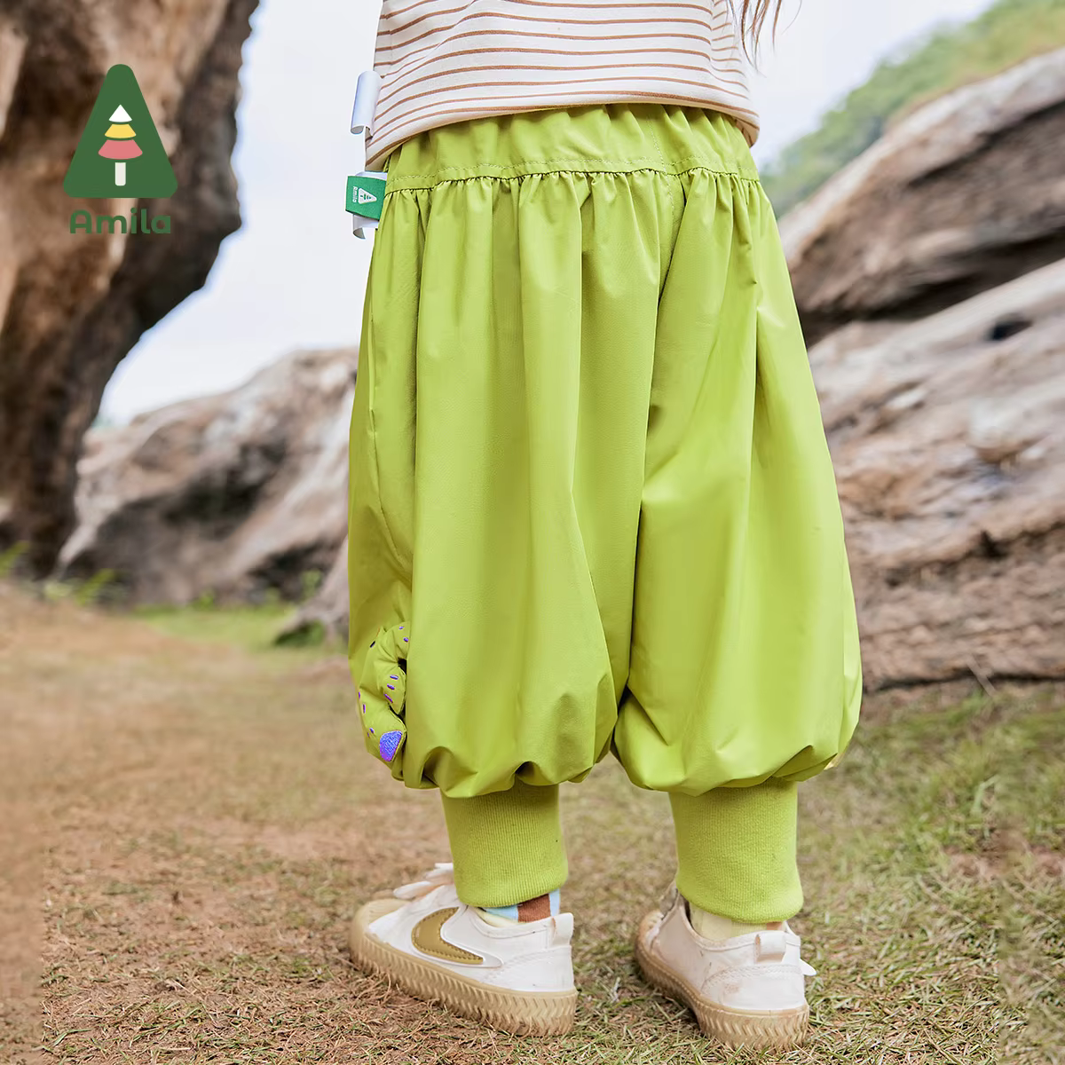 Amila Baby Trousers 2024 Autumn New Girls Peace Dove Bloomers Tapered Warm Lightweight Soft Comfort Loose Children’s Casual Pant