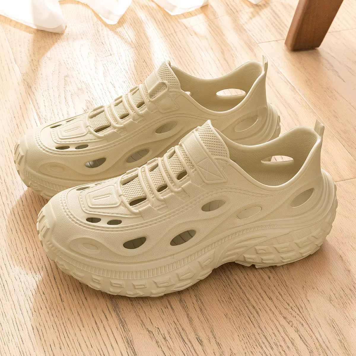 Men's Summer Clogs for Outdoor Wear, Beach Shoes, Non-Slip, Odor-Resistant, Closed-Toe, Women's Sports Casual Driving Sandals